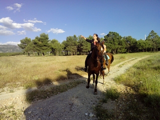 Chica a caballo.jpg